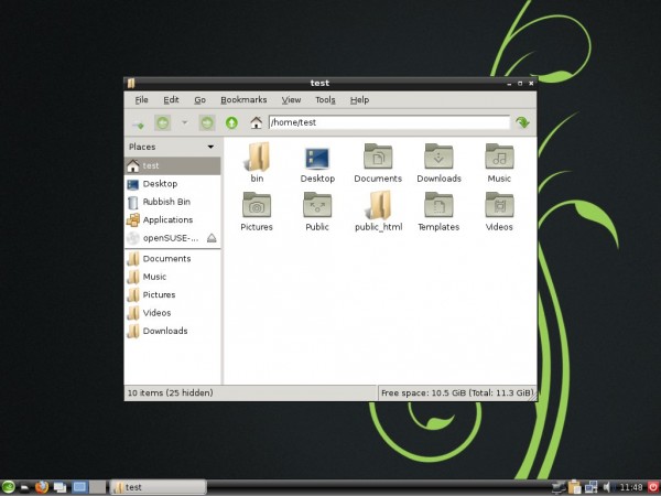 Il desktop di LXDE e il file manager PCMan su openSUSE 12.3