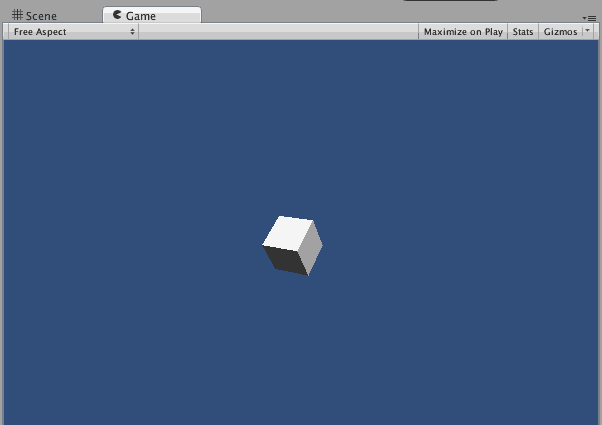 Game View semivuota con un semplice cubo